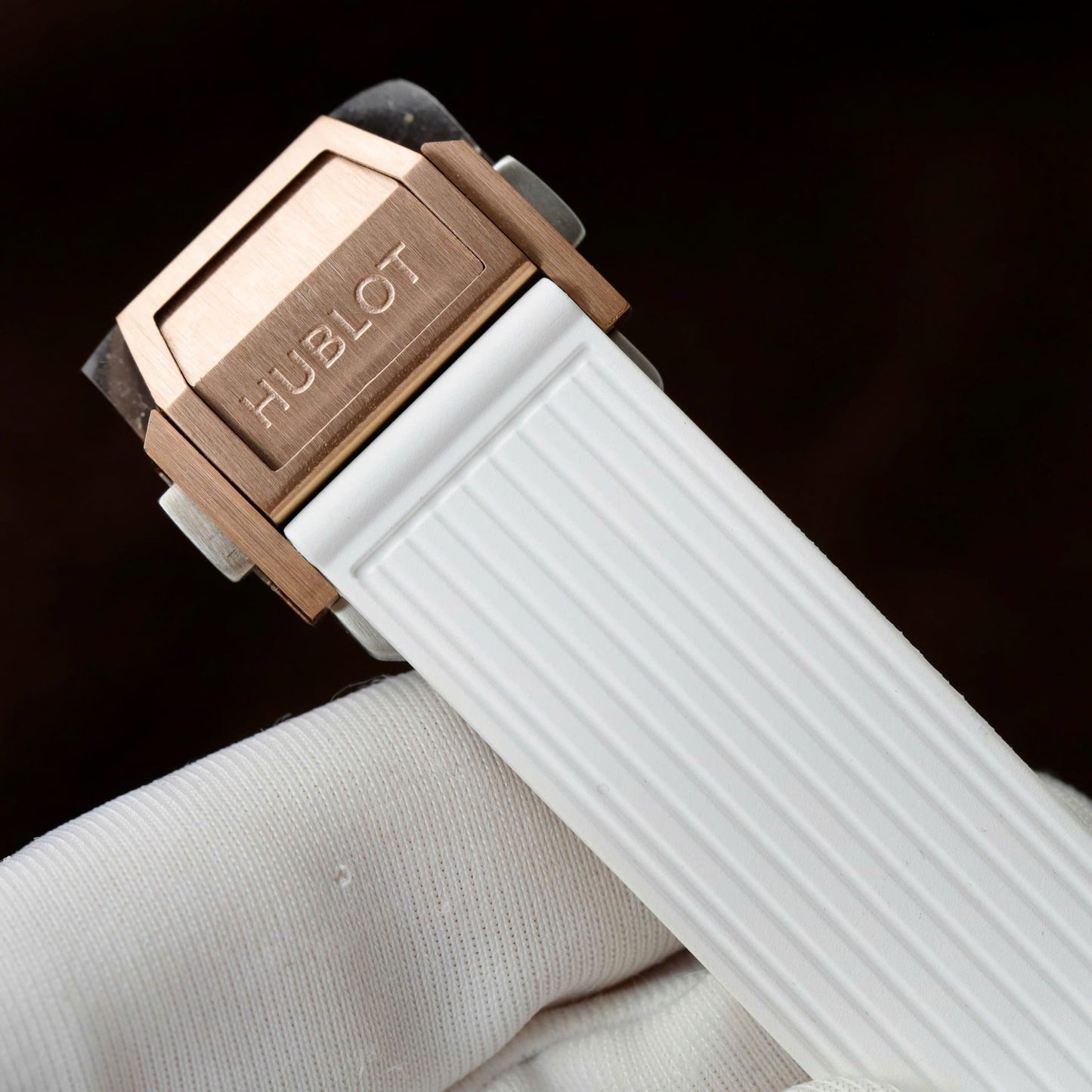 Hublot Big Bang One Click King Gold Replica Watches White Rubber Strap 39mm