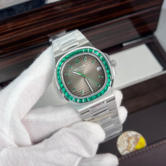 Patek Philippe Nautilus 5723 Replica 1:1 Watch Gray Dial Blue Diamond 40mm