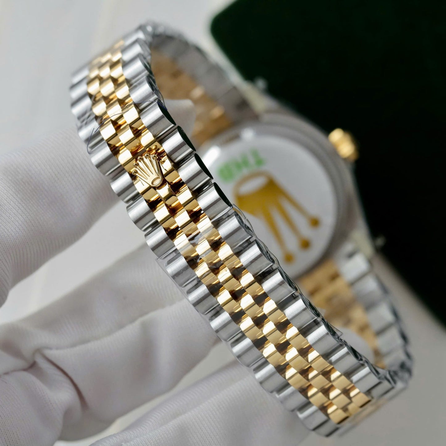 Rolex DateJust Luxury Replica Watch Yellow Champagne Dial THB Factory 31mm