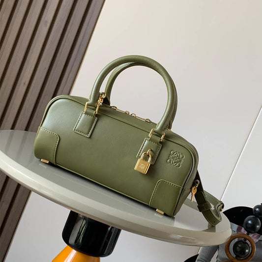 LOEWE Amazona 23 Cropped bag in nappa calfskin(HIGH-END GRADE)
