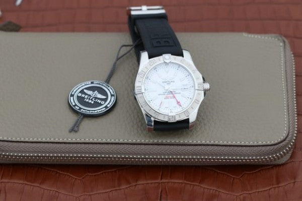Replica Breitling Avenger GMT SS GF White Dial Black rubber Strap A2836
