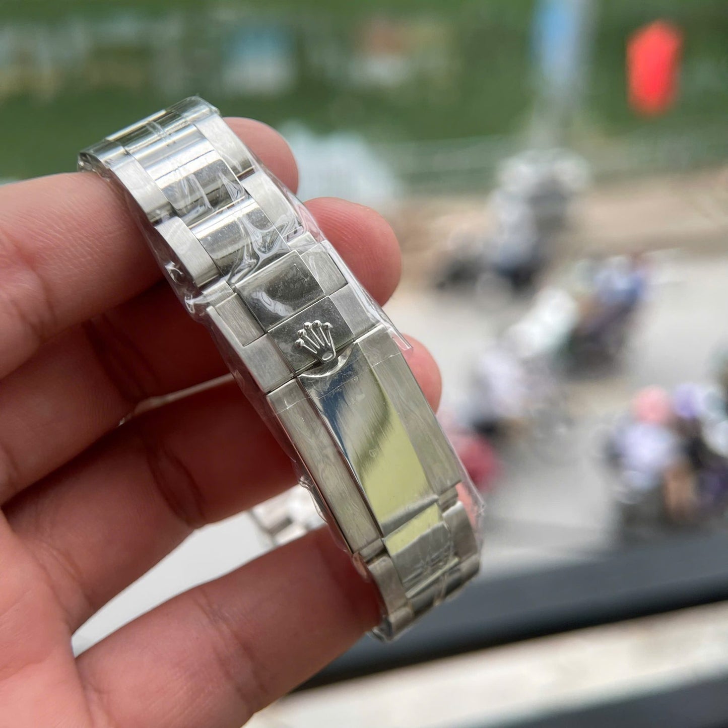 Rolex Daytona Best Replica Watch Custom Solid White Gold + Diamonds Baguette Hong Kong 40mm