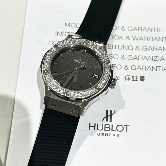 Hublot Classic Fusion Replica Watch With Moissanite Diamond Rubber Strap HB Factory 33mm