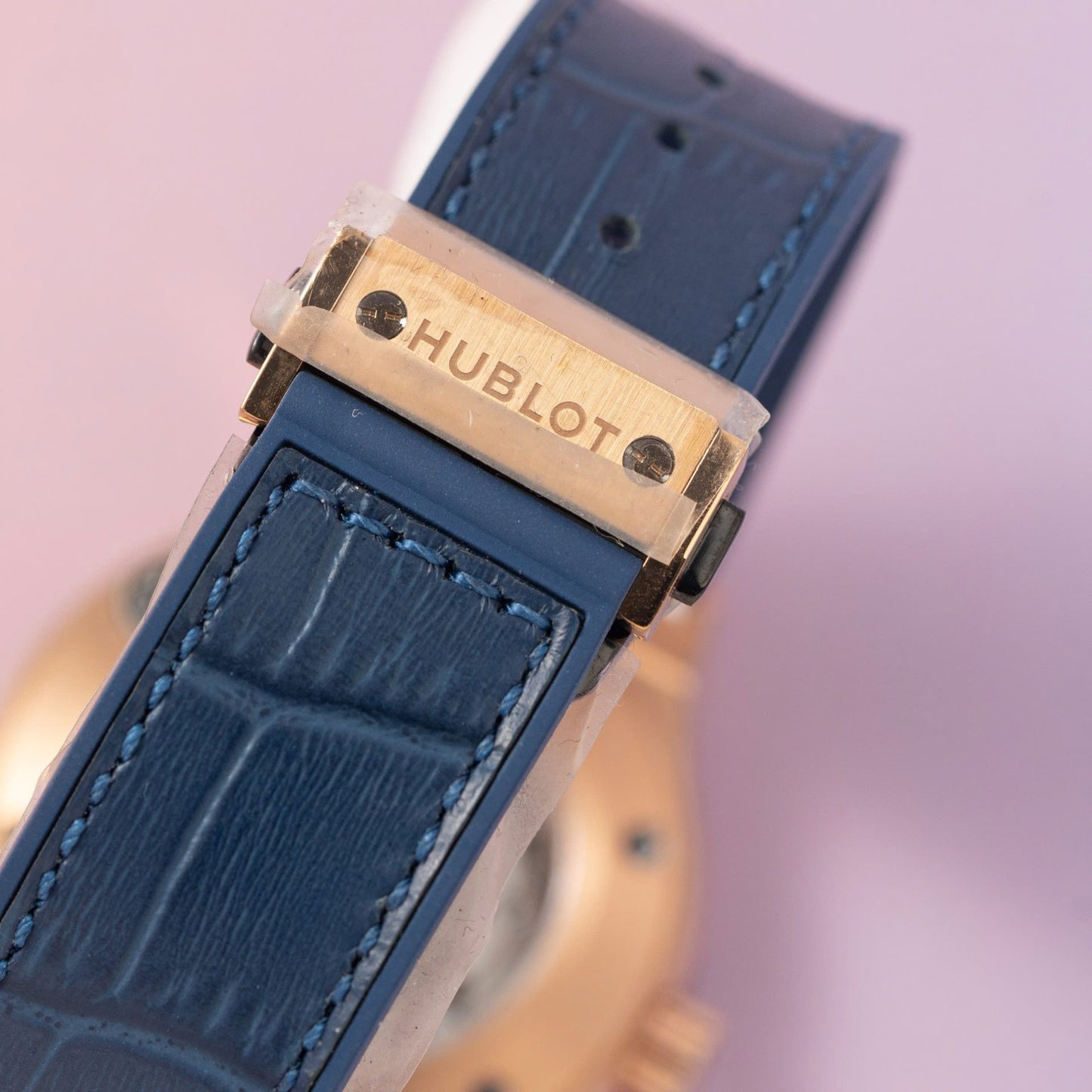 Hublot Replica Watch Classic Fusion King Gold Blue Dial Moissanite Diamond Bezel 38mm