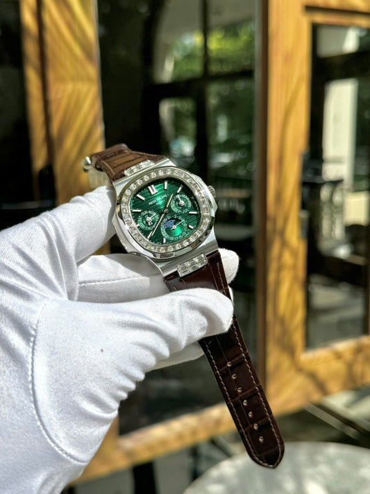 Patek Philippe High End Watch Replicas Nautilus 5740G Diamond Green Dial Best Quality 40mm