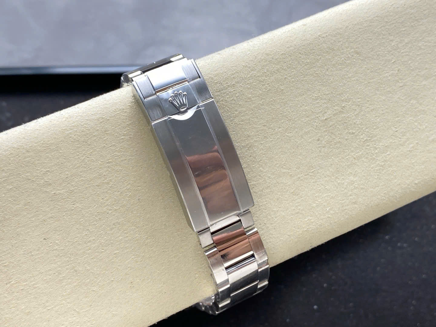 Rolex Cosmograph Rainbow Weight 220 Grams Best Replica Watches 40mm