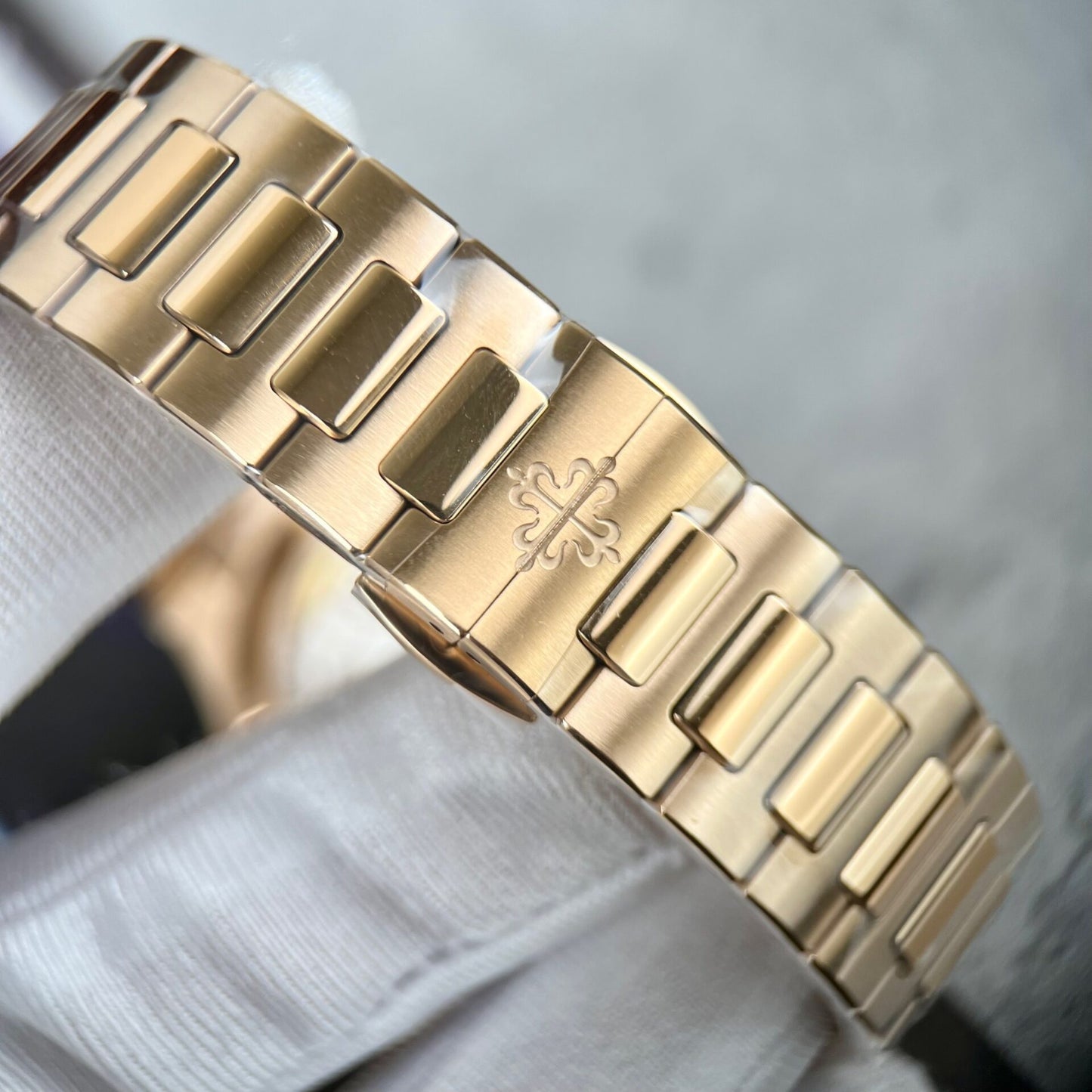 Patek Philippe Replica Watch Nautilus 7118 Rose Gold 3K Factory 35.2mm