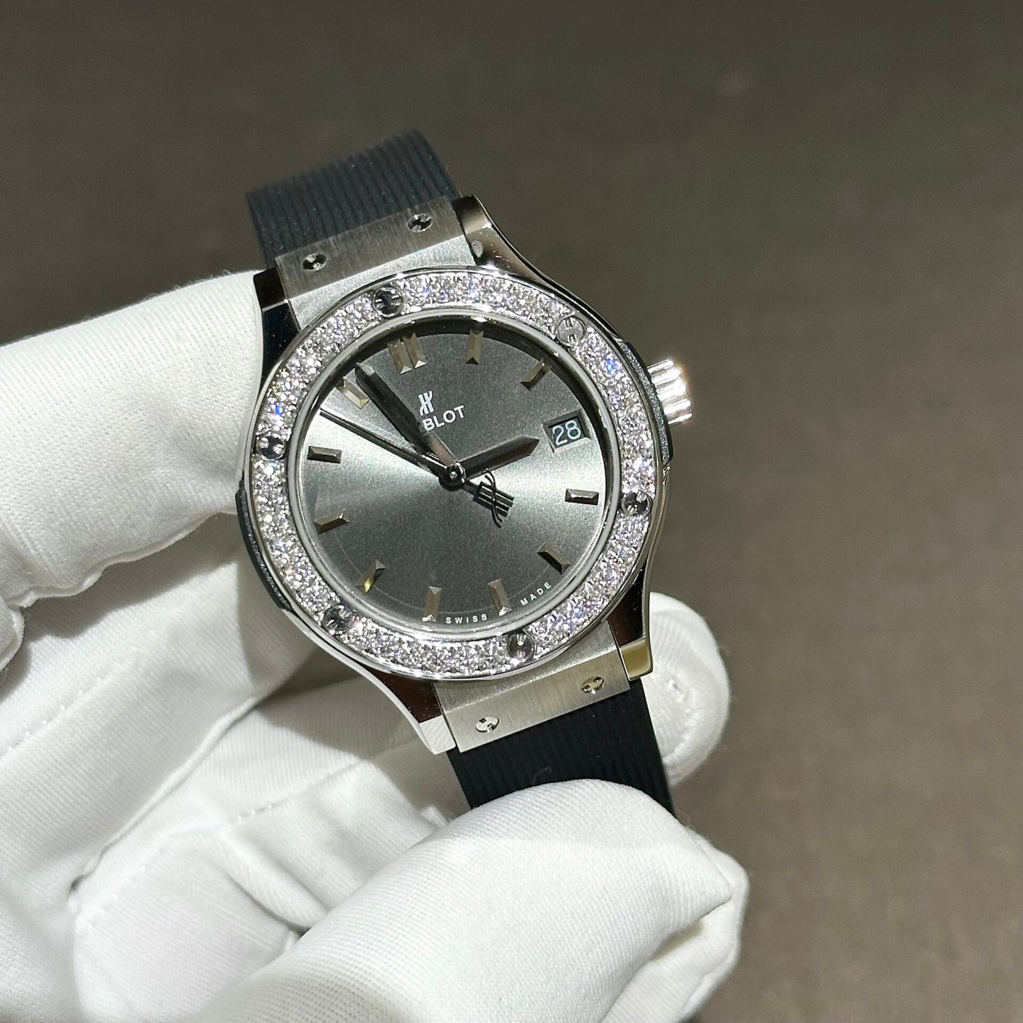 Hublot Replica Watch With Moissanite Diamonds Rubber Strap 33mm