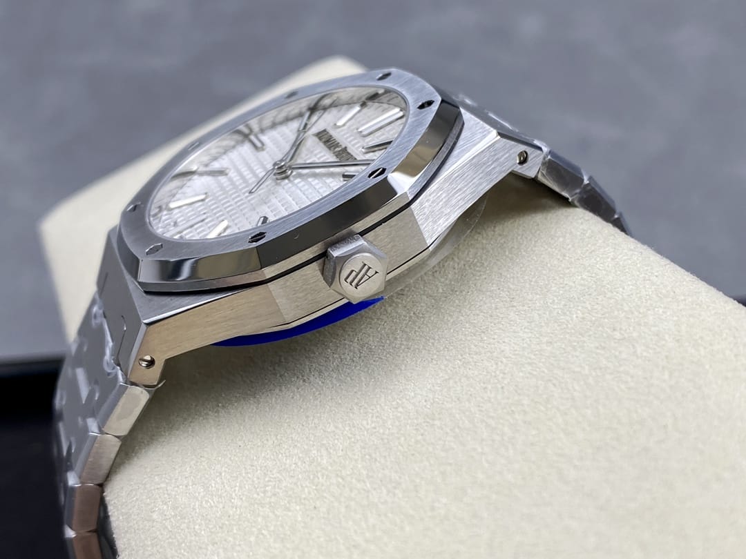 Audemars Piguet replica watch Royal Oak Selfwinding ¡°50th Anniversary¡± 41mm Stainless Steel Silver Dial 15510ST.OO.1320ST.03-ZF(1:1 replica)