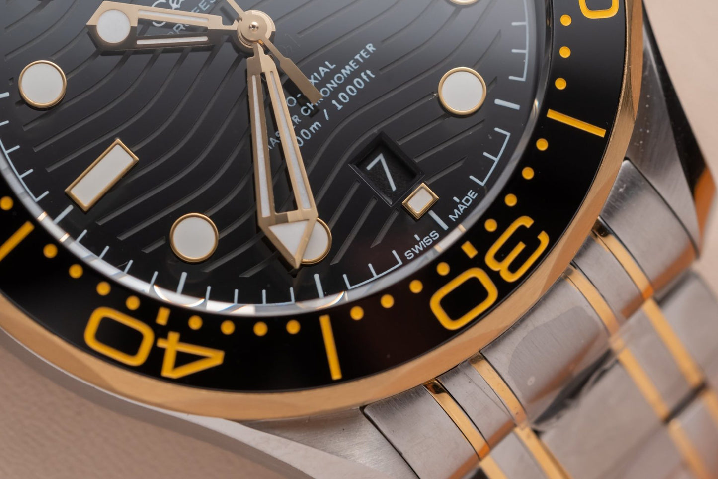 Omega Replica Watch Seamaster Demi Gold Black Dial VS Factory Demi Gold 42mm