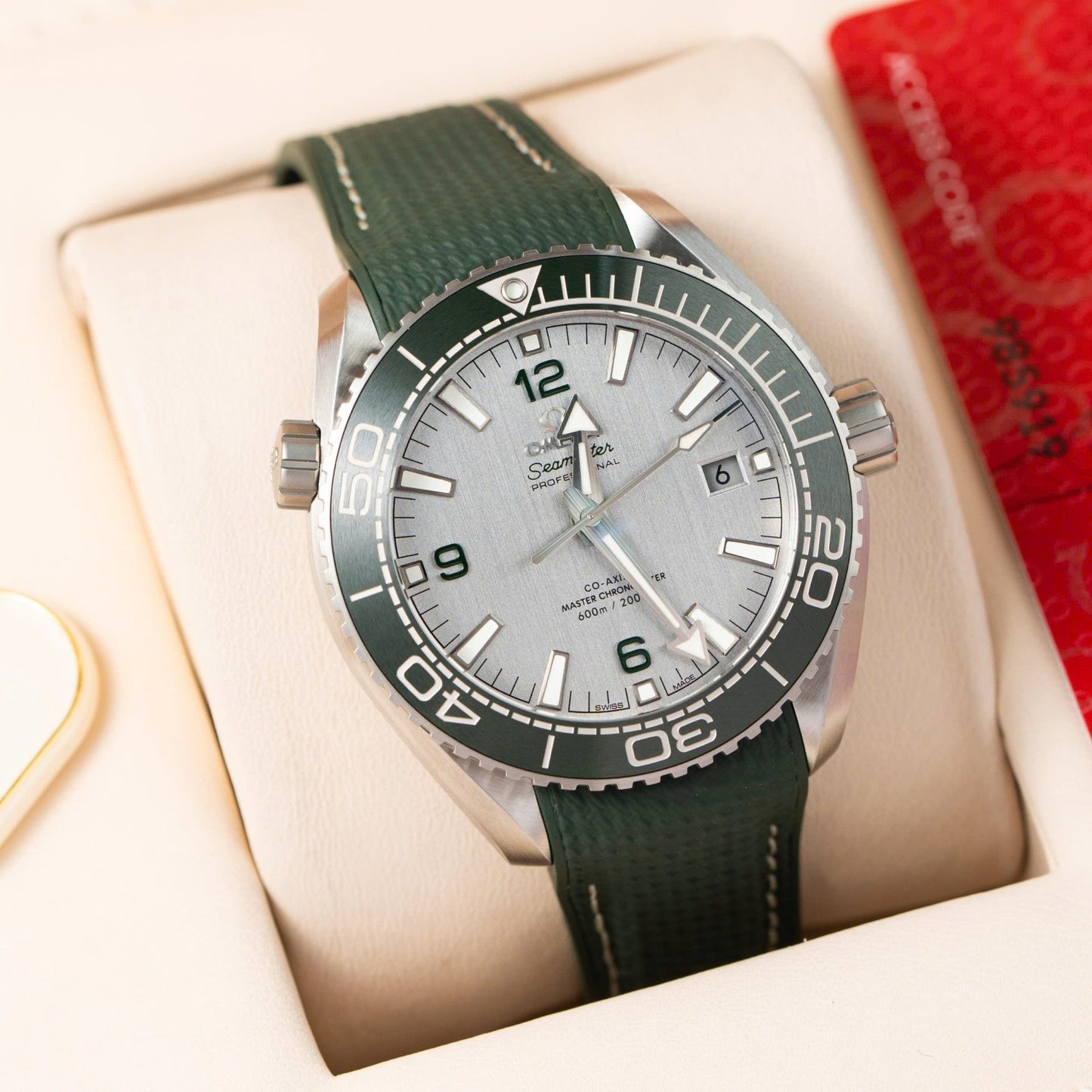 Omega Replica Watch Planet Ocean 600M Grey Dial Rubber Strap VS Factory 43.5mm