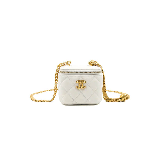 CHANEL Quilted Heart Crush Mini Vanity with Chain(high-end grade)