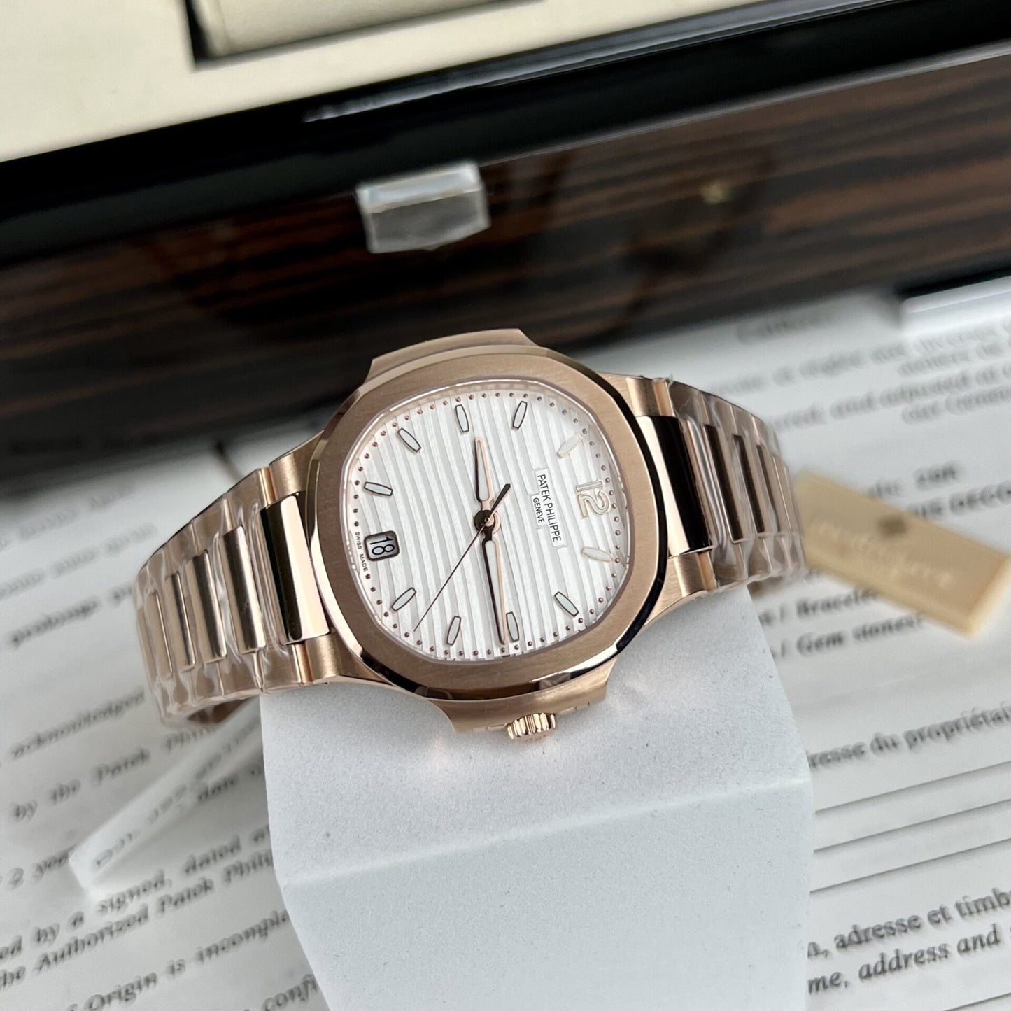 Patek Philippe Best Replica Watch Nautilus 7118 Gold Wrapped White Dial 3K Factory 35.2mm