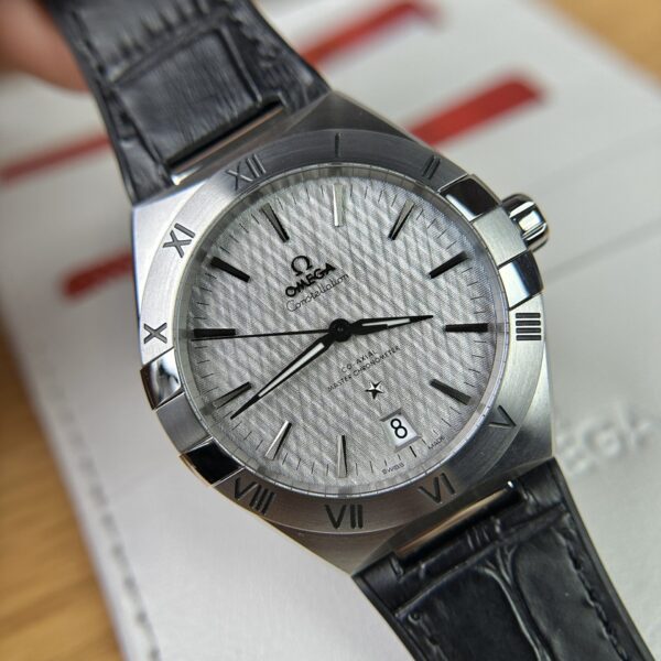 Omega Replica Watch Constellation White Dial Leather Strap 41mm