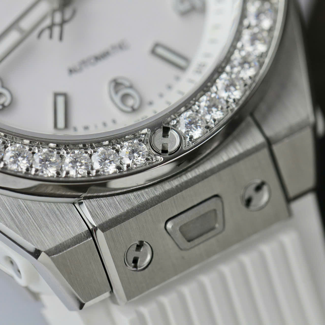 Hublot Big Bang One Click Titanium Customs Moissanite Diamonds Bezel Replica Watch 39mm