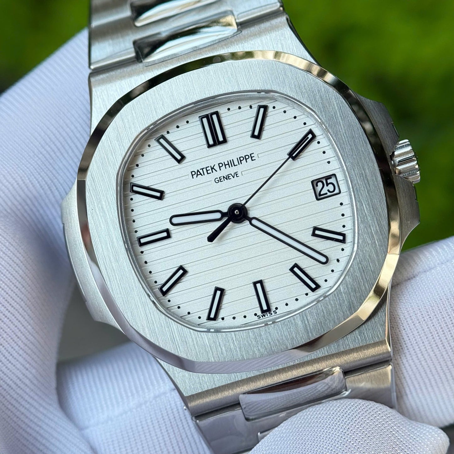 Patek Philippe Nautilus 5711 Replica Watches White Dial Metal Wire BBF Factory 40mm