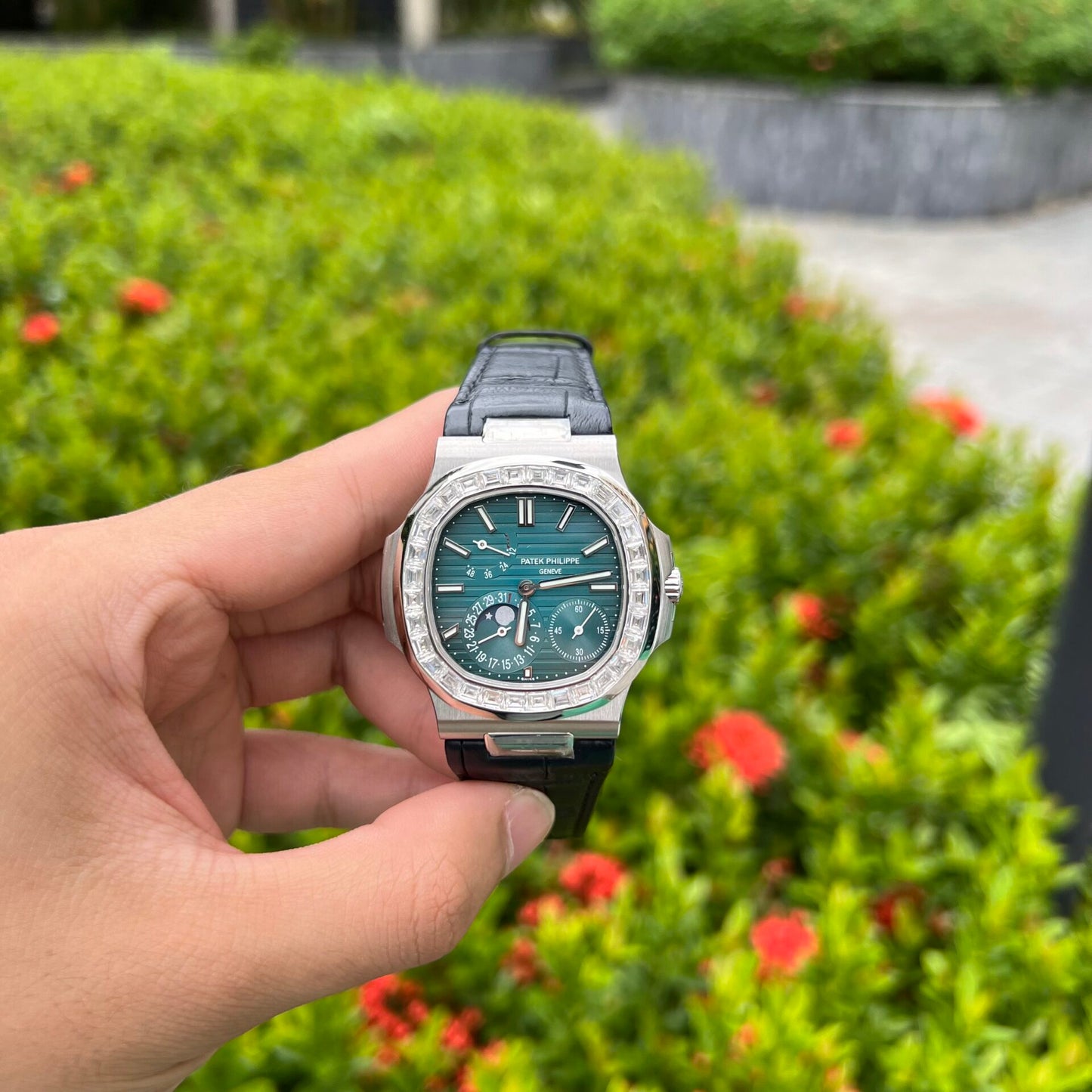 Patek Philippe Replica 11 Watch Nautilus 5722 G Moissanite Diamond Bezel 40mm