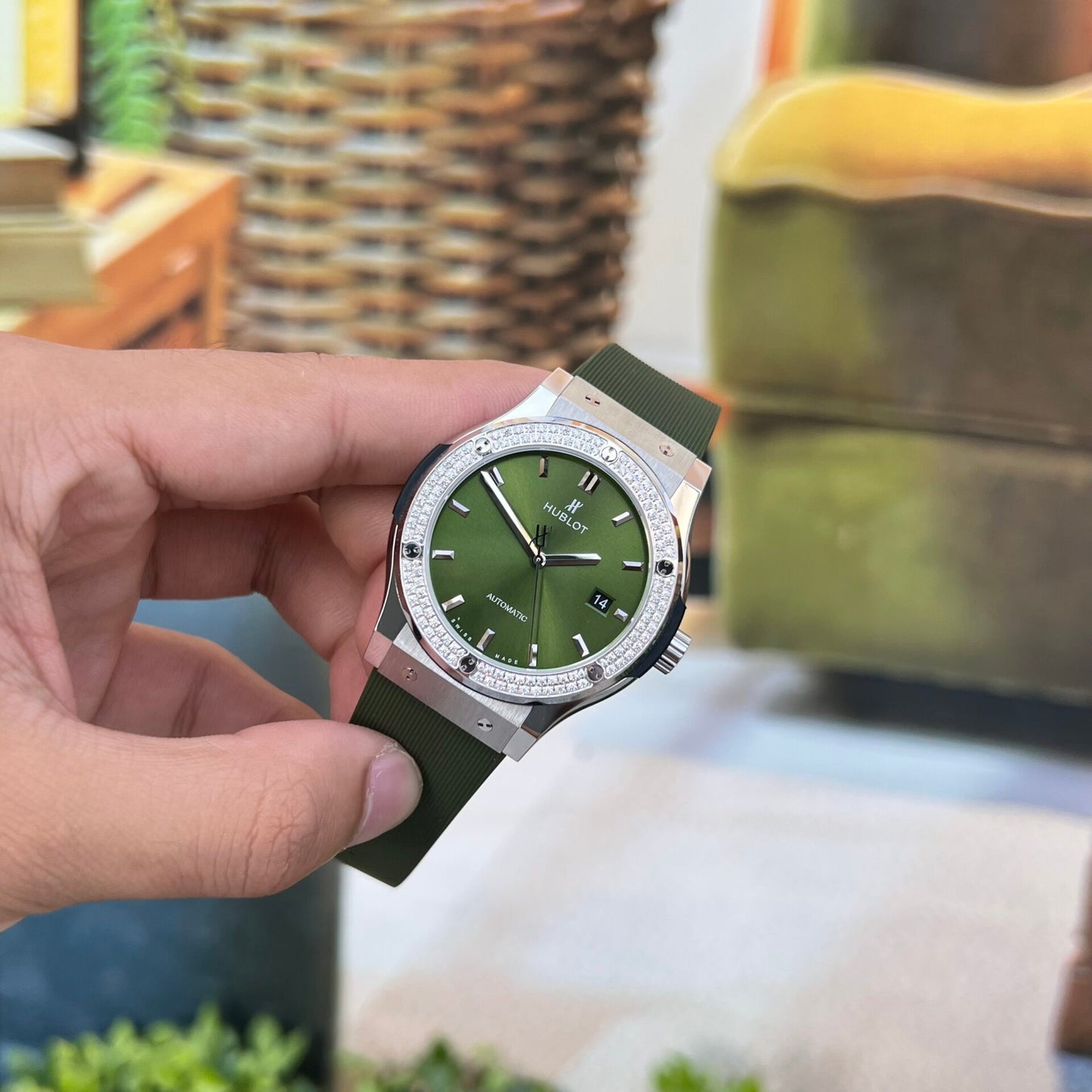 Hublot Classic Fusion Replica Watch Green Dial With Stone JJ+ 42mm