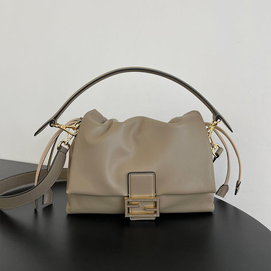 Fendi Mamma Baguette Medium(high-end grade)