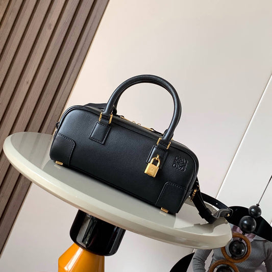 LOEWE Amazona 23 Cropped bag in nappa calfskin(HIGH-END GRADE)