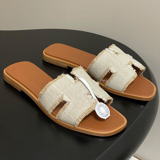 HERMES Oran sandal