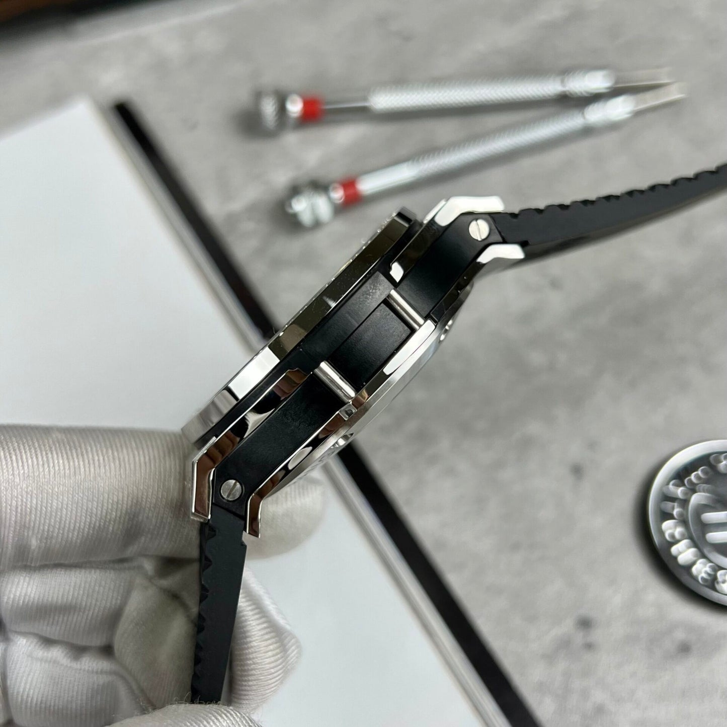 Hublot Replica 11 Watch Big Bang Geneve Chronograph With Diamonds Bezel 44mm