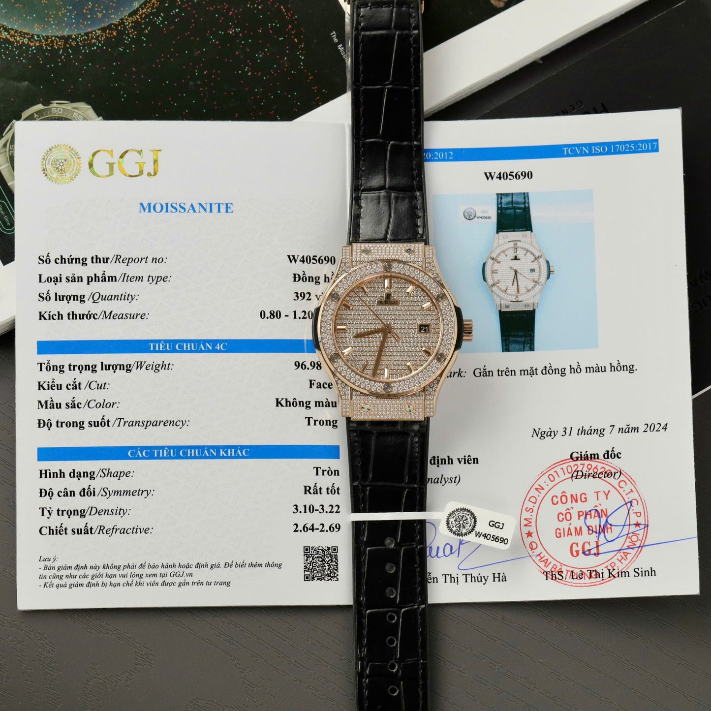 Hublot Classic Fussion King Gold Best Replica Watches Custom Full Moissanite Diamonds 42mm