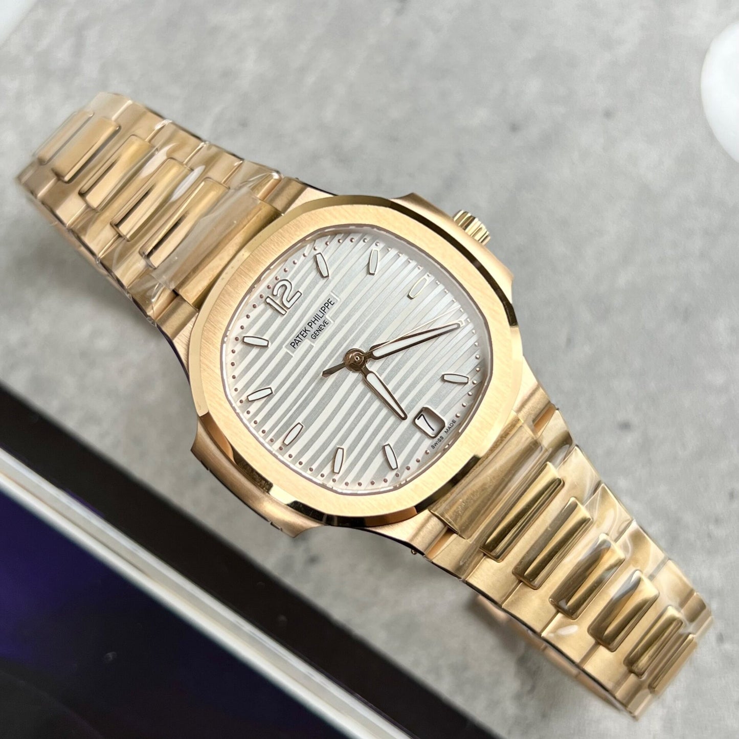 Patek Philippe Replica Watch Nautilus 7118 Rose Gold 3K Factory 35.2mm