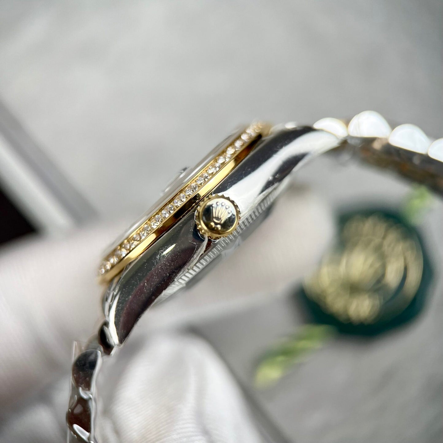 Rolex Best Replica Watch DateJust Mother of Pearl Dial Demi Gold Dial 31mm