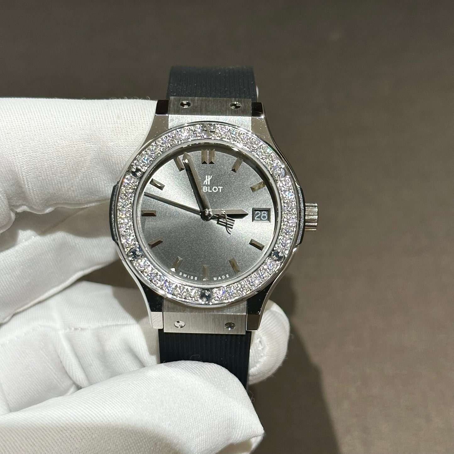 Hublot Replica Watch With Moissanite Diamonds Rubber Strap 33mm