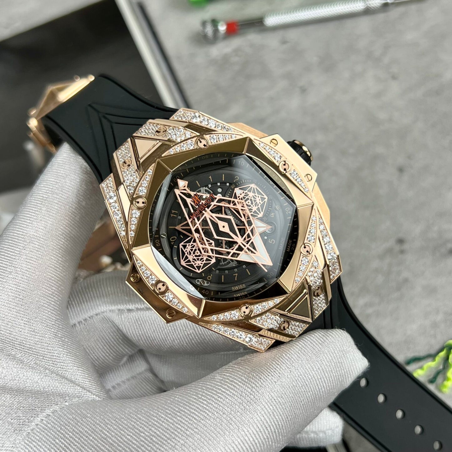 Hublot Replica Watch Big Bang Sang Bleu II King Gold Diamond 45mm
