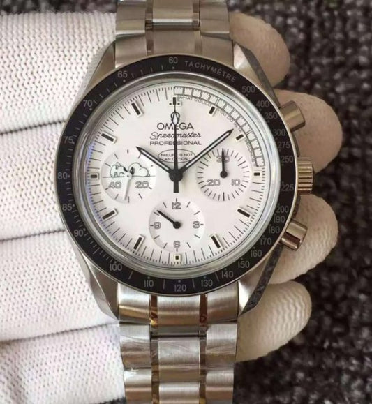 Replica Omega Speedmaster Snoopy White Dial SS Bracelet Manual Winding Chrono Movement