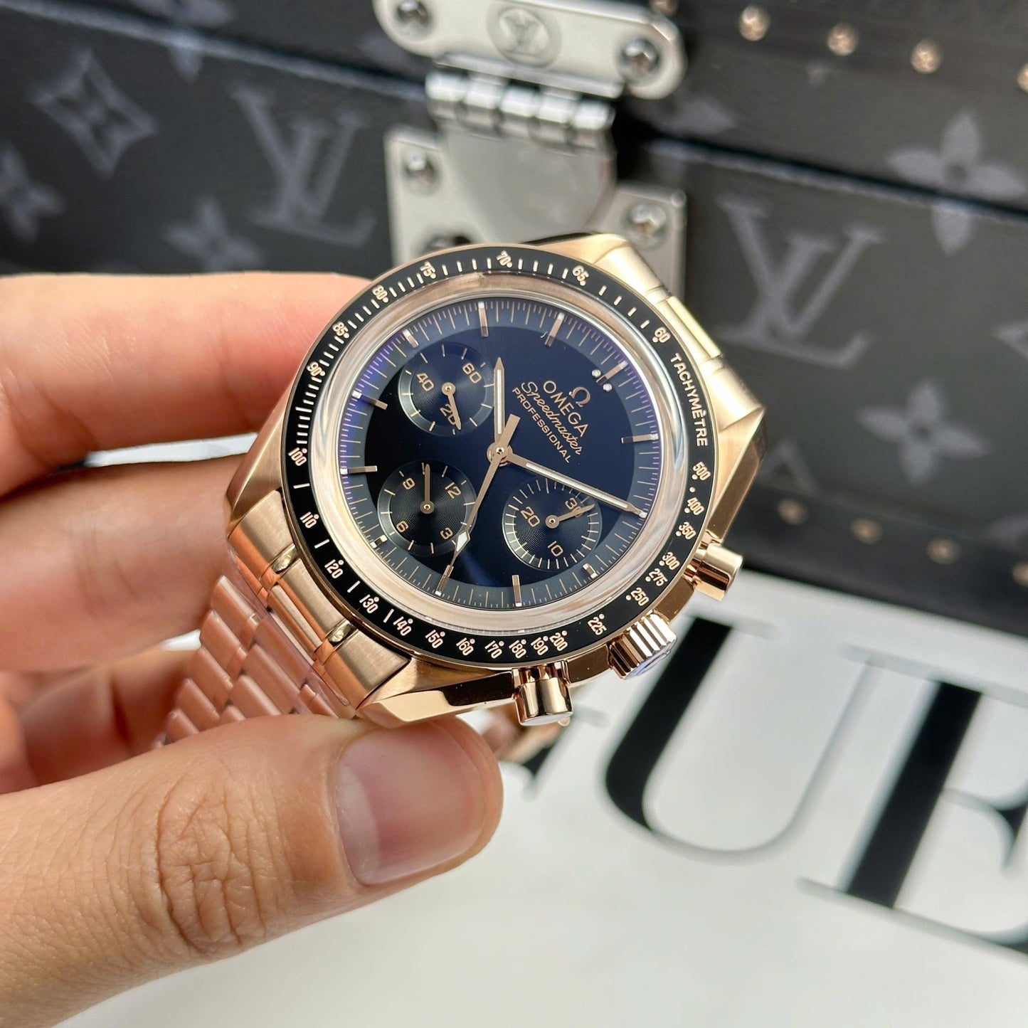 Omega Best Copies Watch SpeedMaster MoonWatch Rose Gold OM Factory 42mm