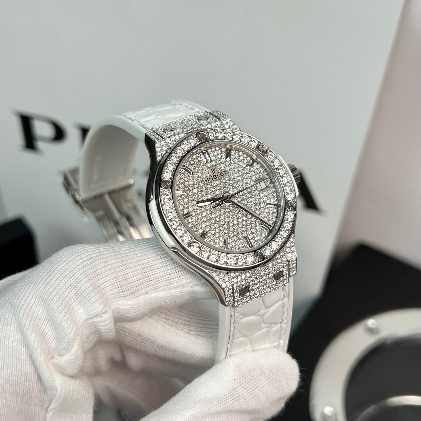 Hublot Replica 1:1 Watch Full Moissanite Diamond White HBF 38mm