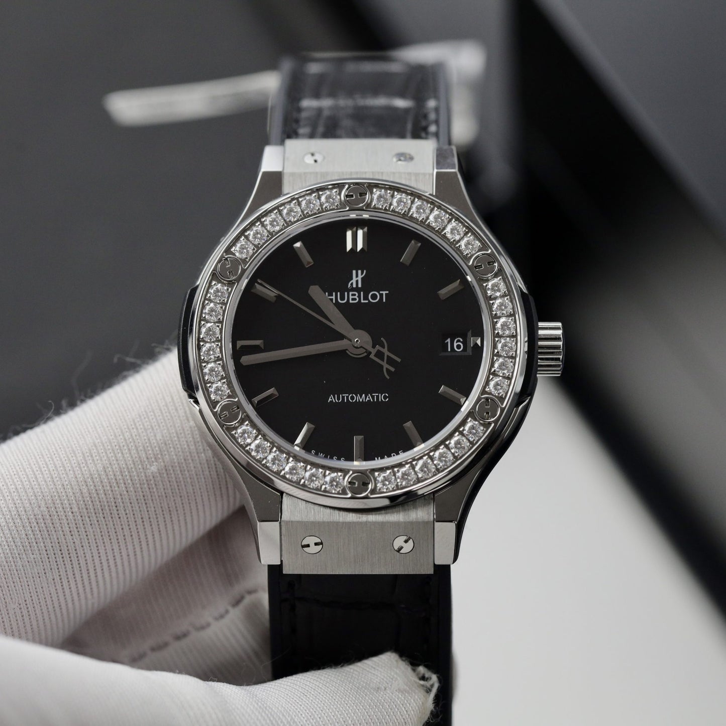 Hublot Replica 1:1 Watch Classic Fusion Black Moissanite Diamonds Factory HB 42mm