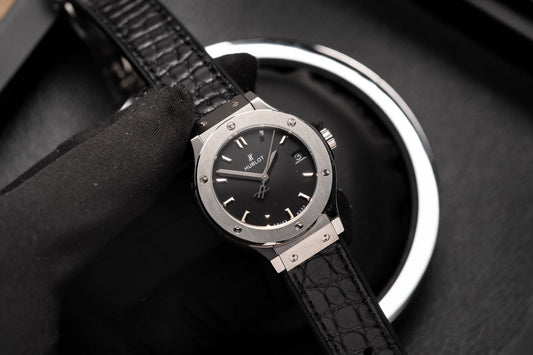 Hublot Replica 1:1 Watch Classic Fusion Black Dial Leather Strap HB Factory 33mm