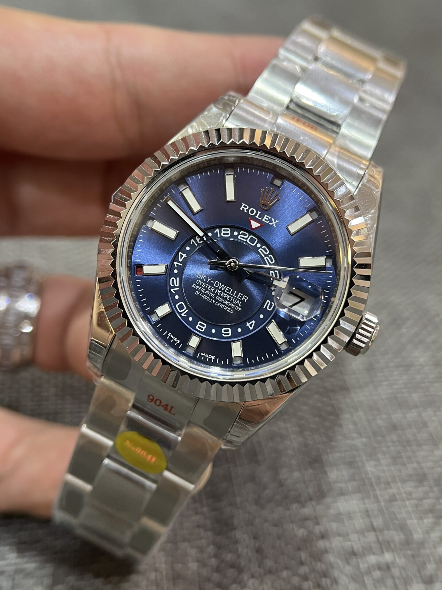 Rolex Sky Dweller 326935 Blue Dial Replica 1:1 Watch Noob Factory 42mm