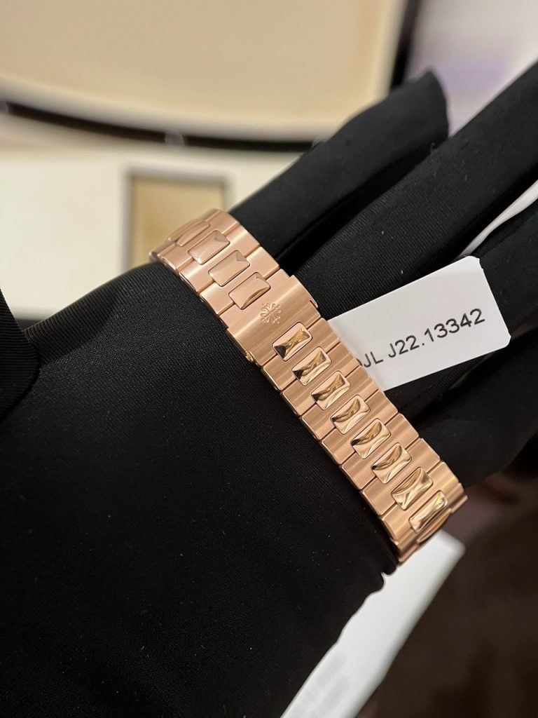 Patek Philippe Nautilus 5723 Replica Watch Gold Wrapped With Red Ruby 40mm