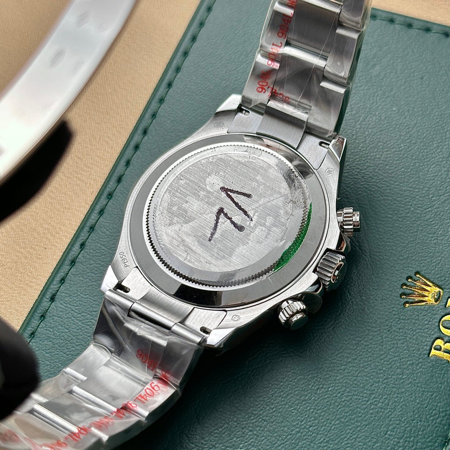 Rolex Cosmograph Daytona 116506 Replica Watch Refined Weight Oyster Strap Replica V2 40mm