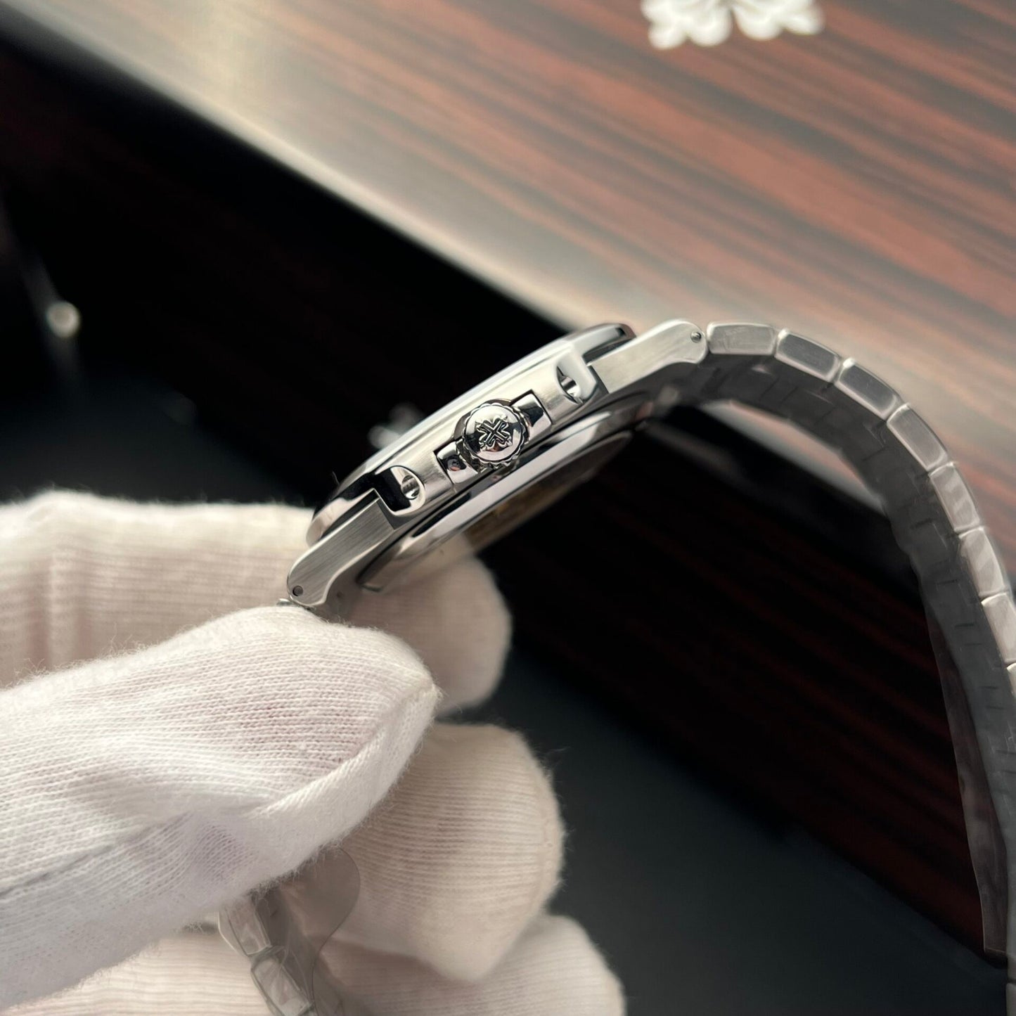 Patek Philippe Replica Watch Nautilus 5723 Gray Dial Metal Wire 40mm