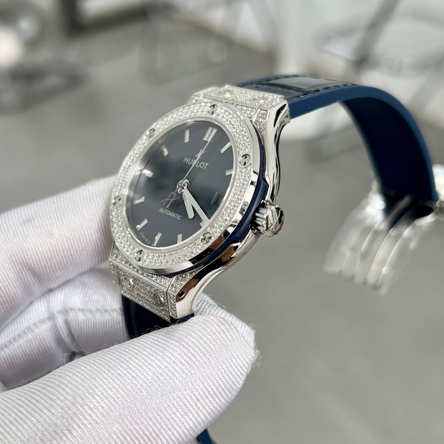 Hublot Replica 11 Watch With Full Diamond Case Blue HB Factory 38mm
