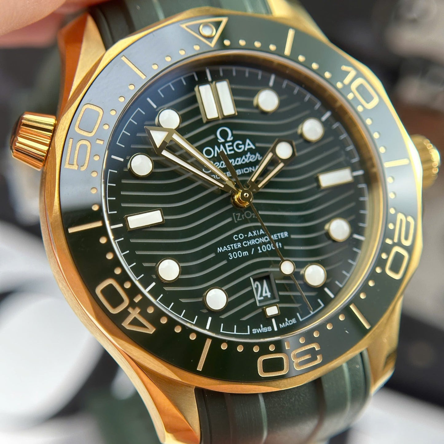 Omega Seamaster Diver 300M Replica Watches Dial Green VS Factory 42mm