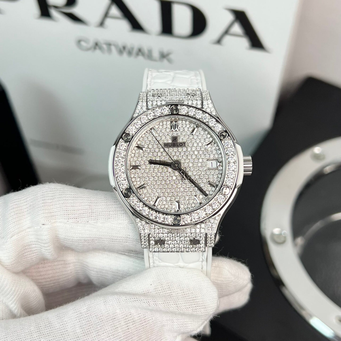 Hublot Replica 1:1 Watch Full Moissanite Diamond White HBF 38mm