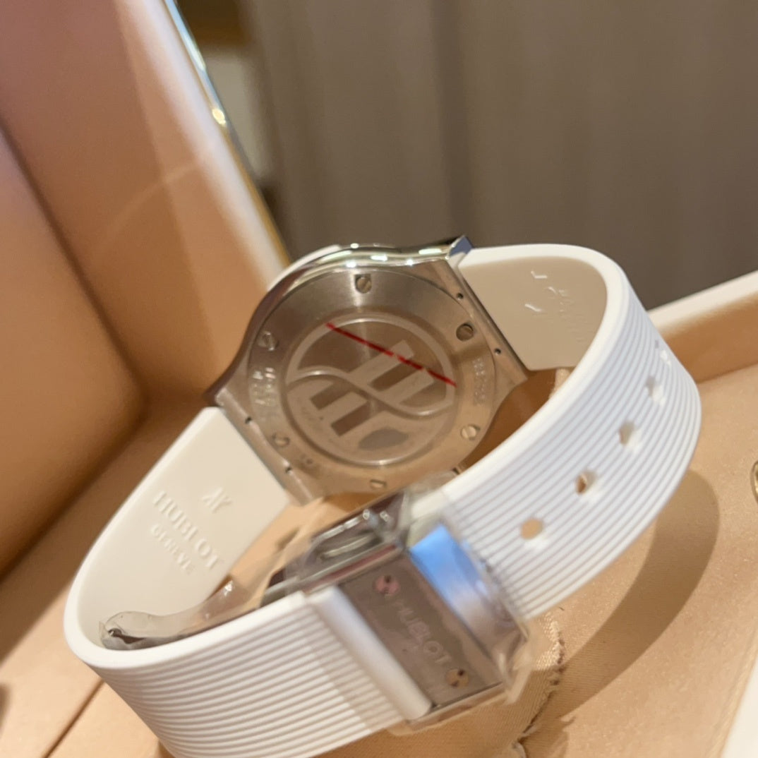 Hublot Classic 33mm High-End Women's Watch(1:1 replica)