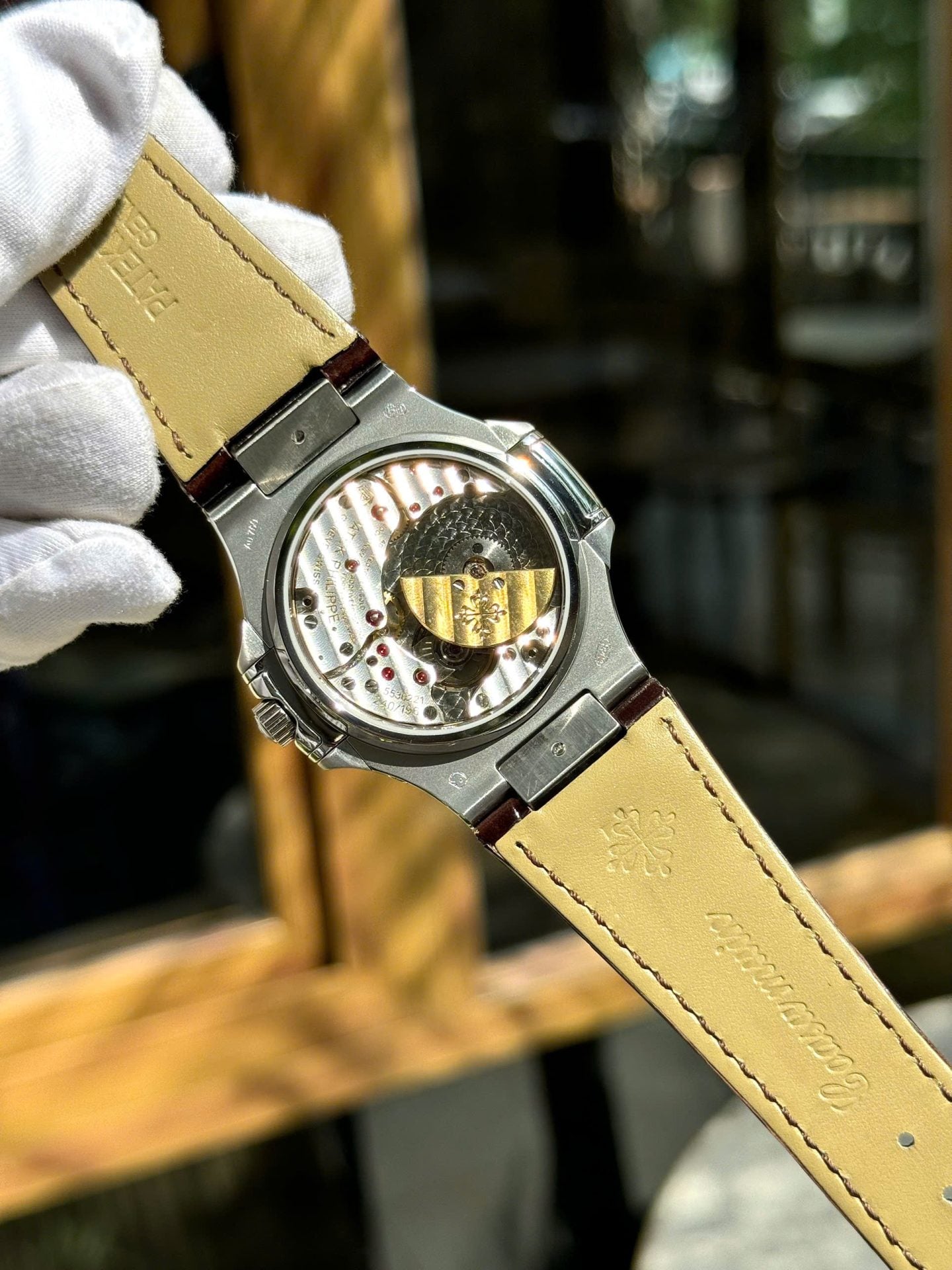 Patek Philippe High End Watch Replicas Nautilus 5740G Diamond   Green Dial Best Quality 40mm
