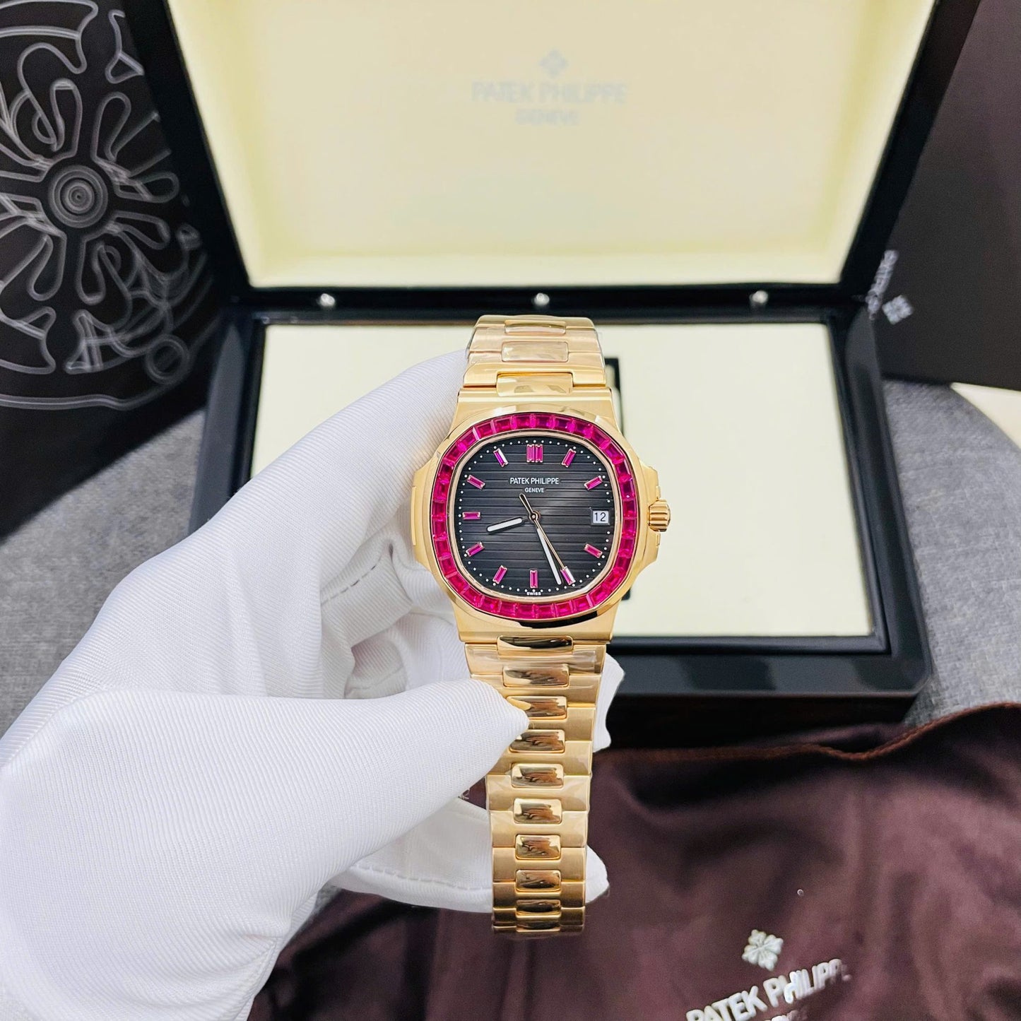 Patek Philippe Nautilus 5723 Copies Watch 18K Gold Wrapped + Synthetic Ruby 40mm