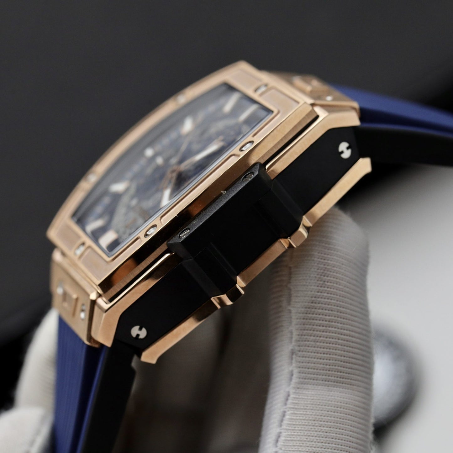 Hublot Replica Watch Spirit Of Big Bang King Gold Dial Blue 42mm