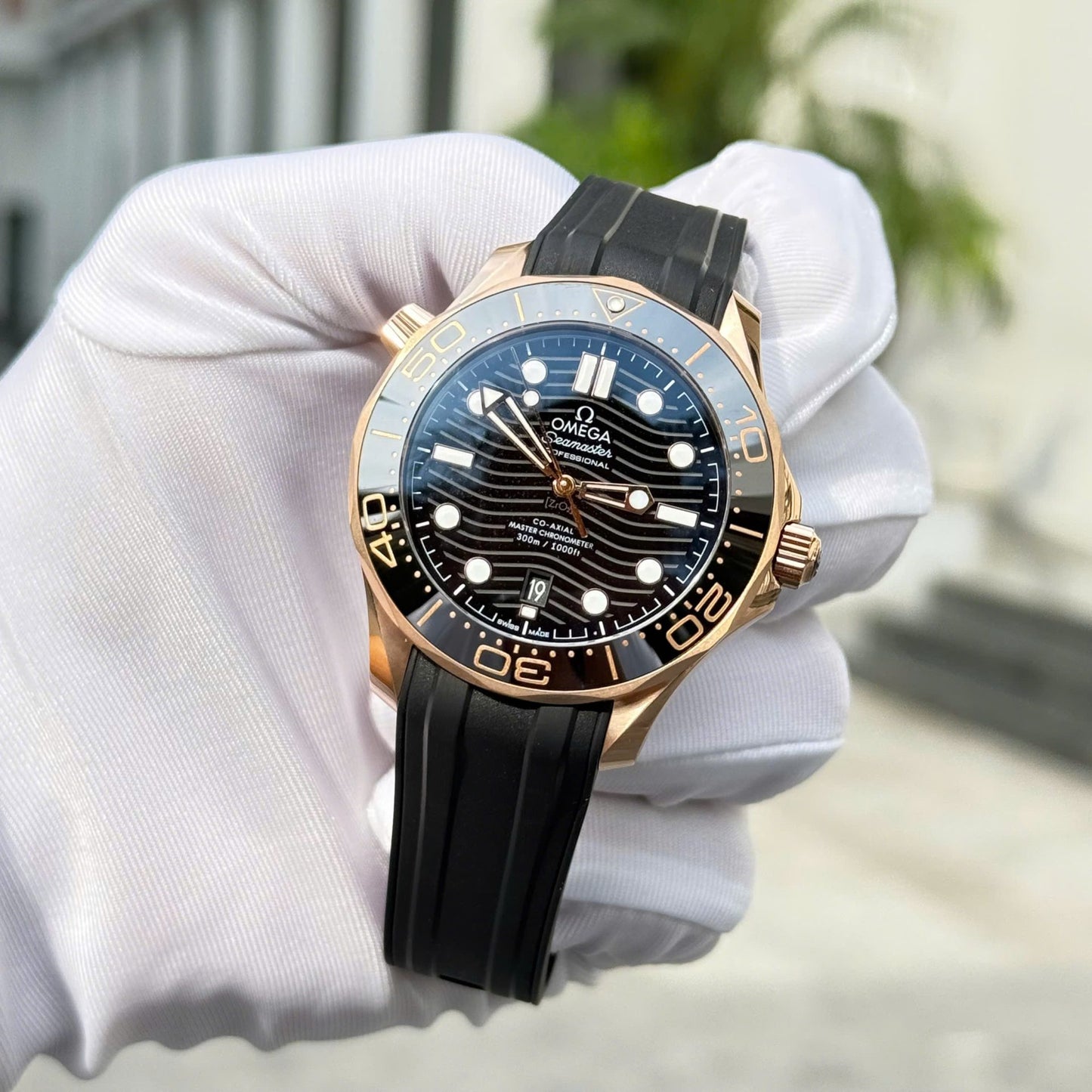 Omega High End Watch Replicas Seamaster Diver 300M Sedna? Black Rubber Strap VS Factory 42mm