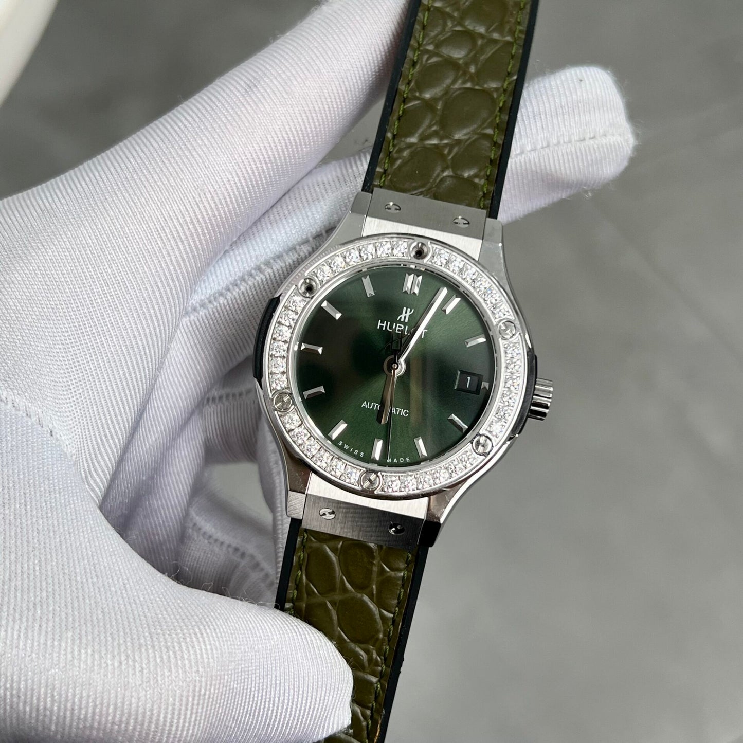 Hublot Replica 11 Watch Green With Diamond Bezel HB Factory 38mm