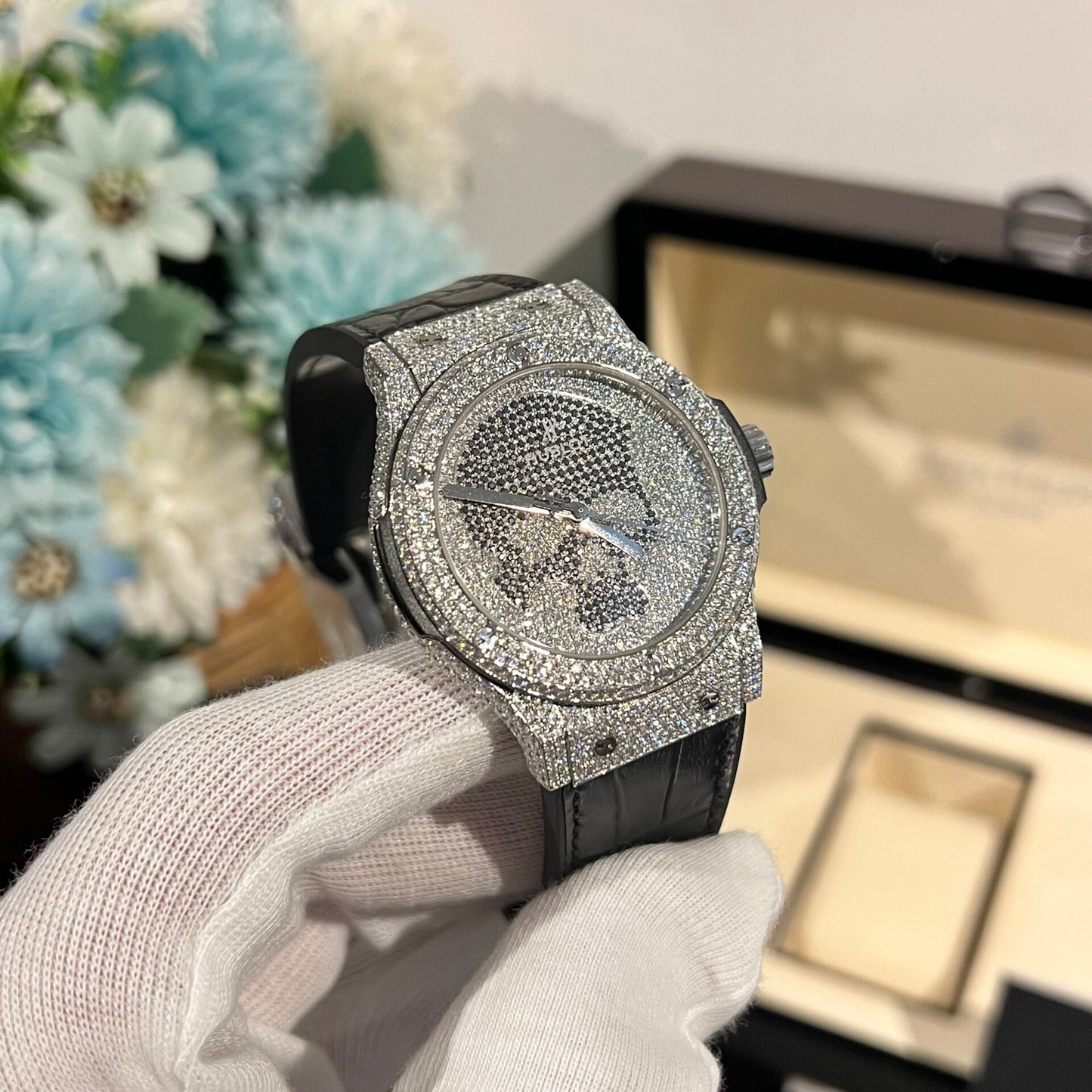Hublot Replica 1:1 Watch Classic Fusion Skull Full Diamond Moissanite 42mm